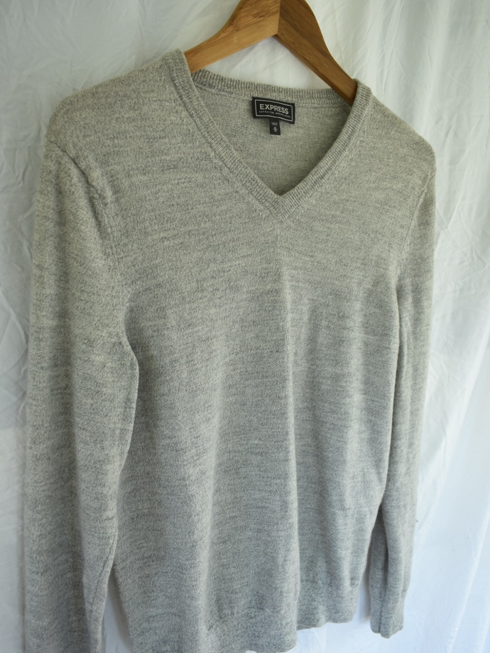 Express Men's V-Neck Sweater in Heather Gray